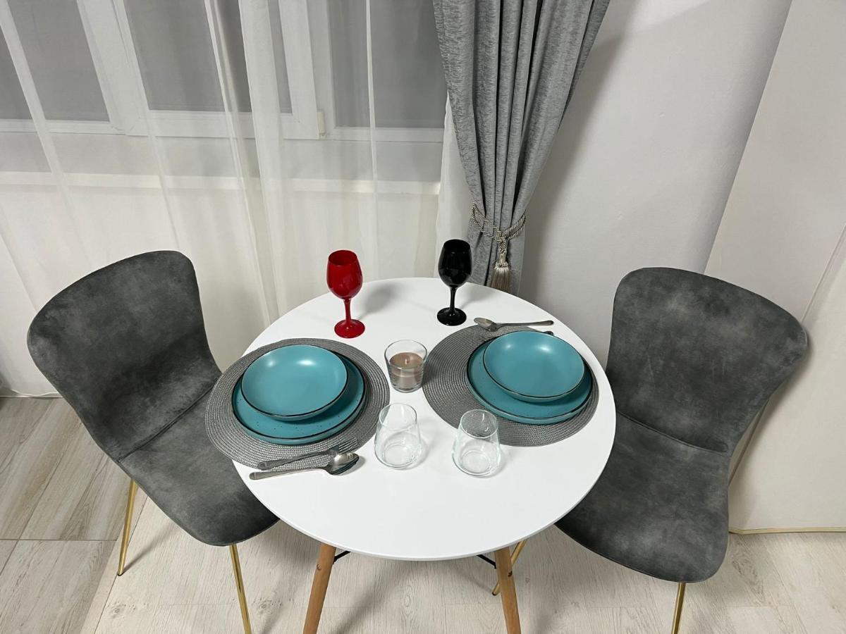 דירות קלוז'-נאפוקה Compact House מראה חיצוני תמונה