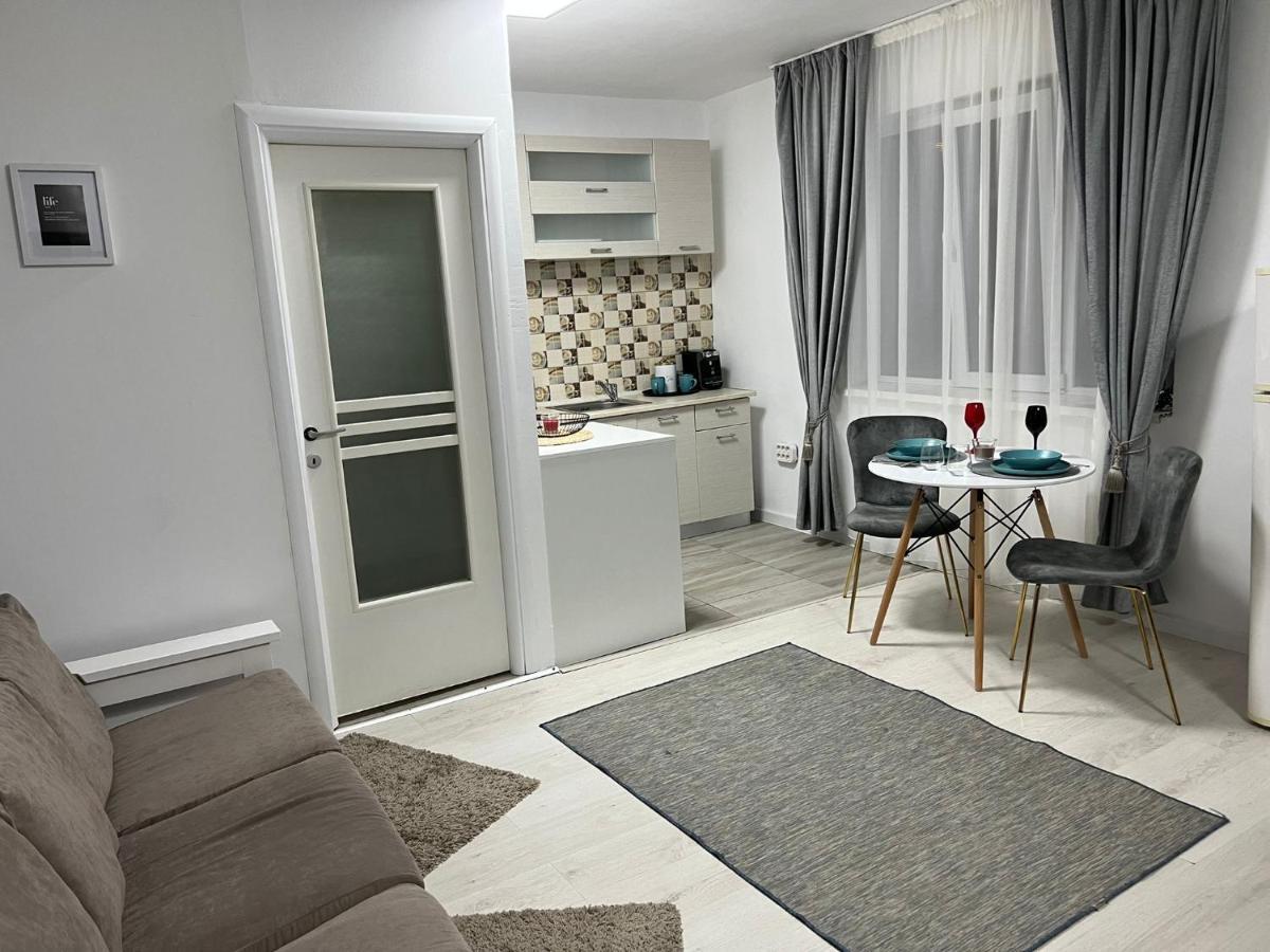 דירות קלוז'-נאפוקה Compact House מראה חיצוני תמונה