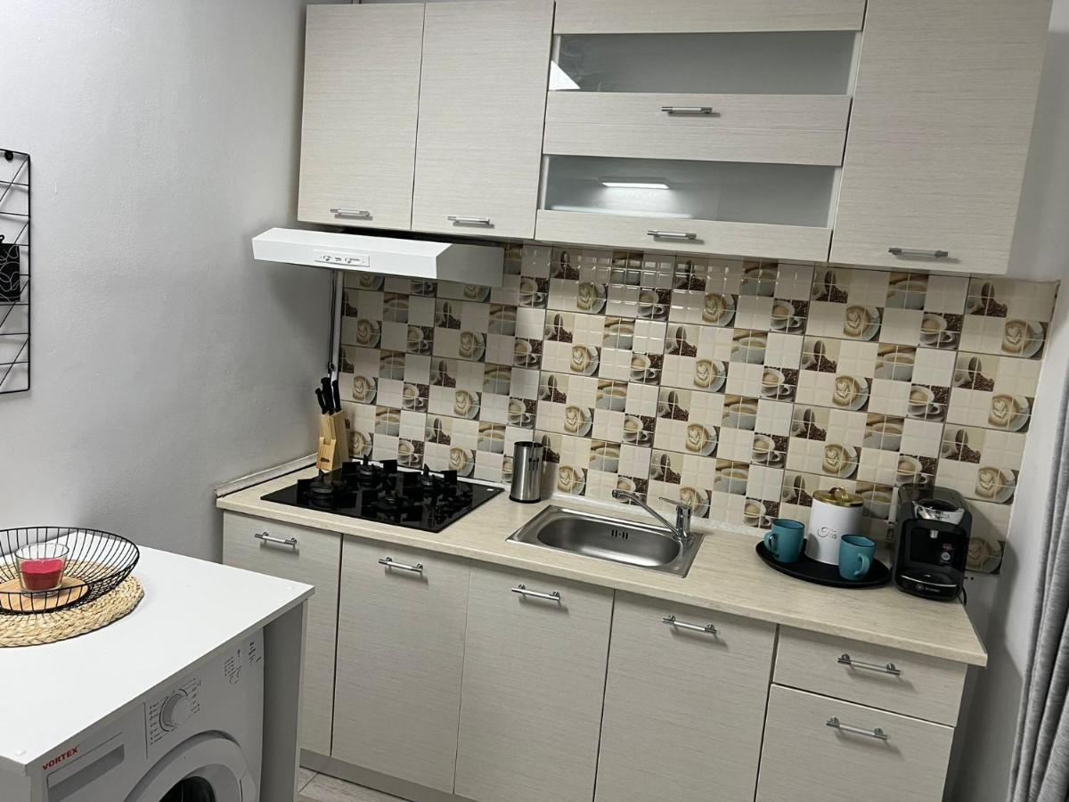דירות קלוז'-נאפוקה Compact House מראה חיצוני תמונה