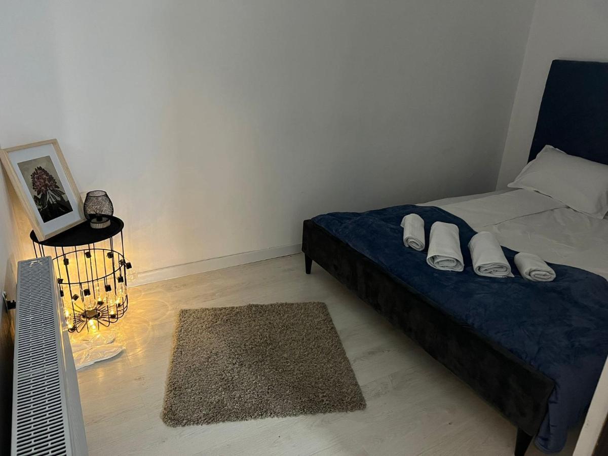 דירות קלוז'-נאפוקה Compact House מראה חיצוני תמונה