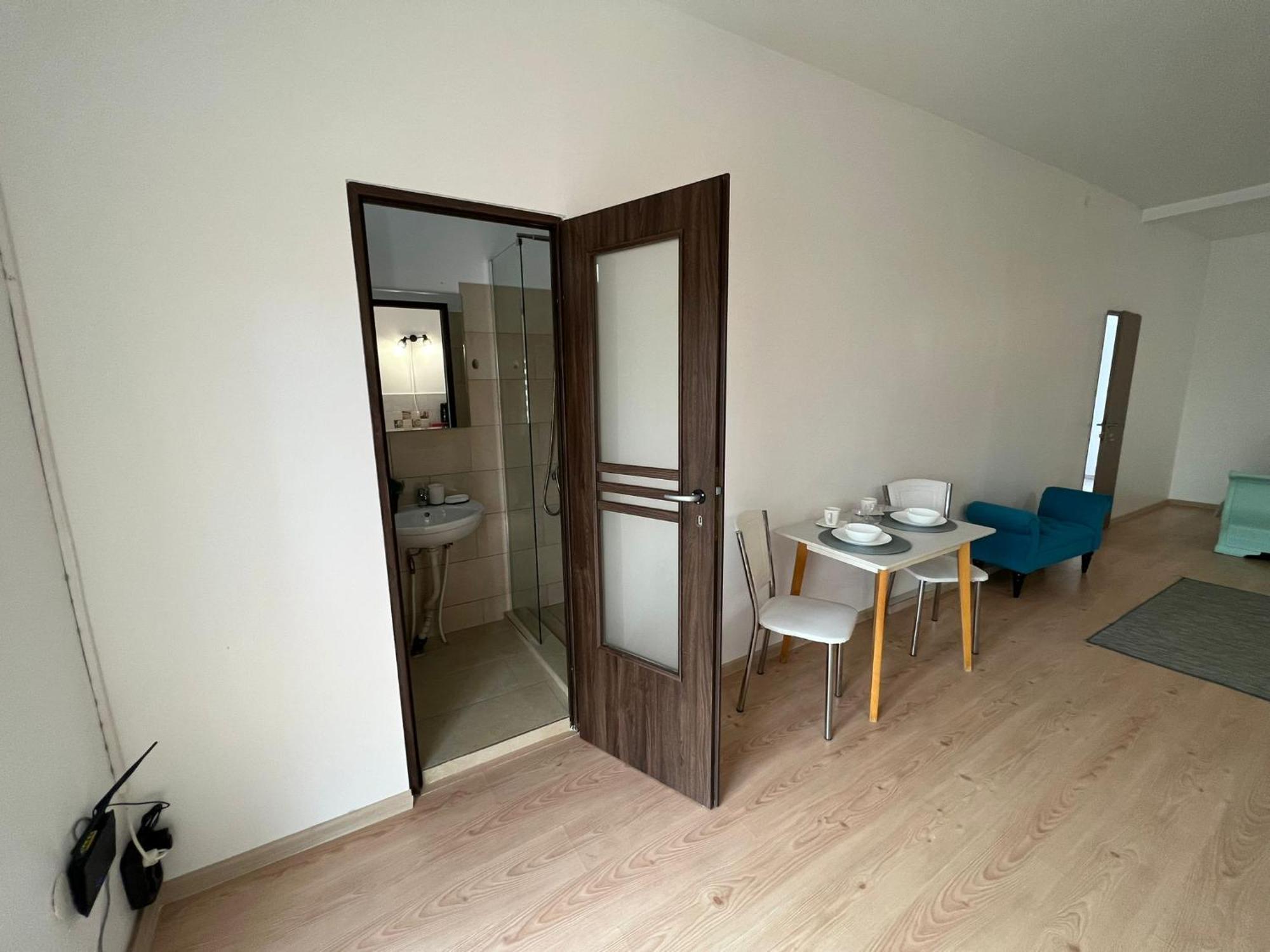 דירות קלוז'-נאפוקה Compact House מראה חיצוני תמונה