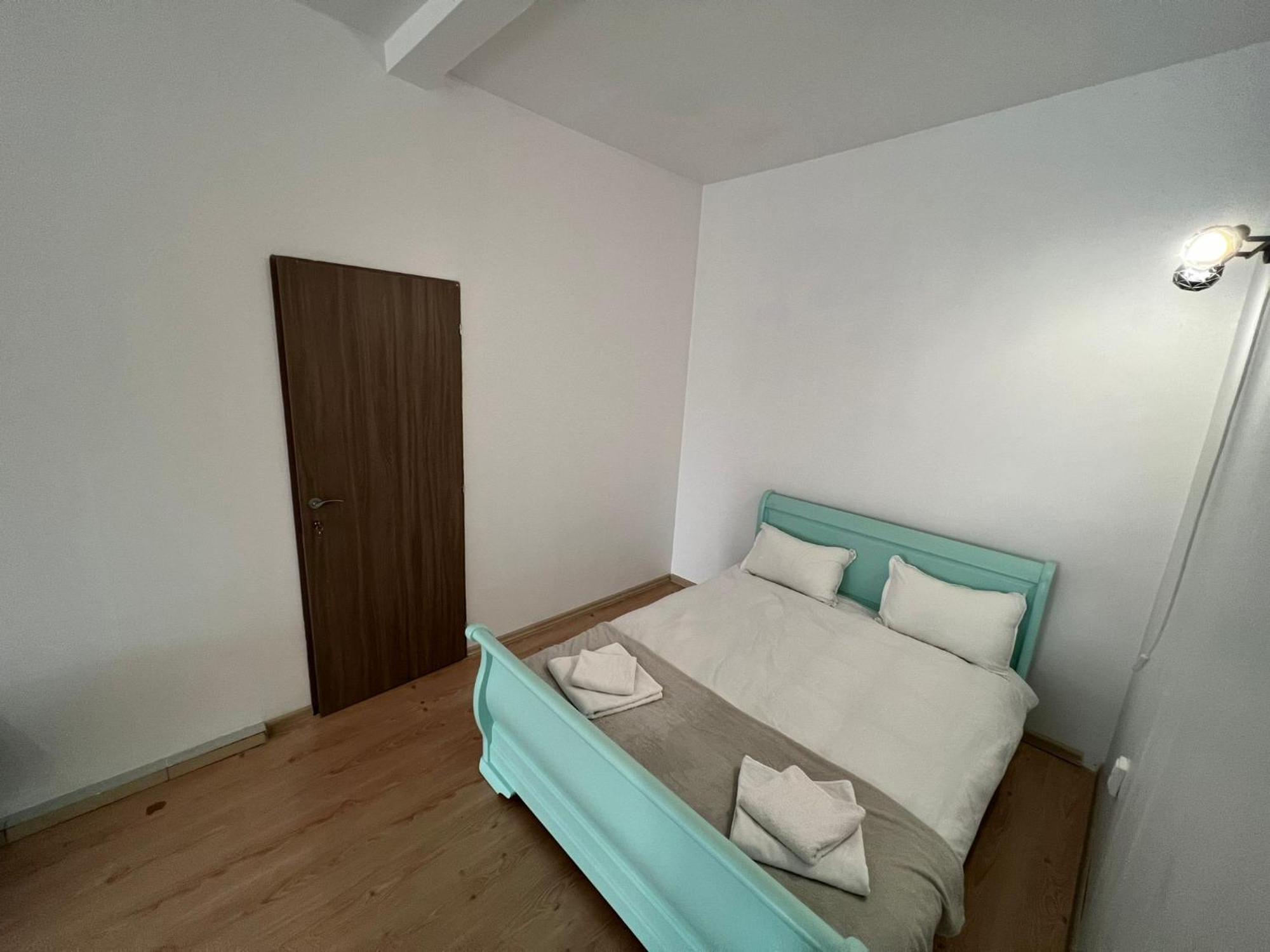 דירות קלוז'-נאפוקה Compact House מראה חיצוני תמונה