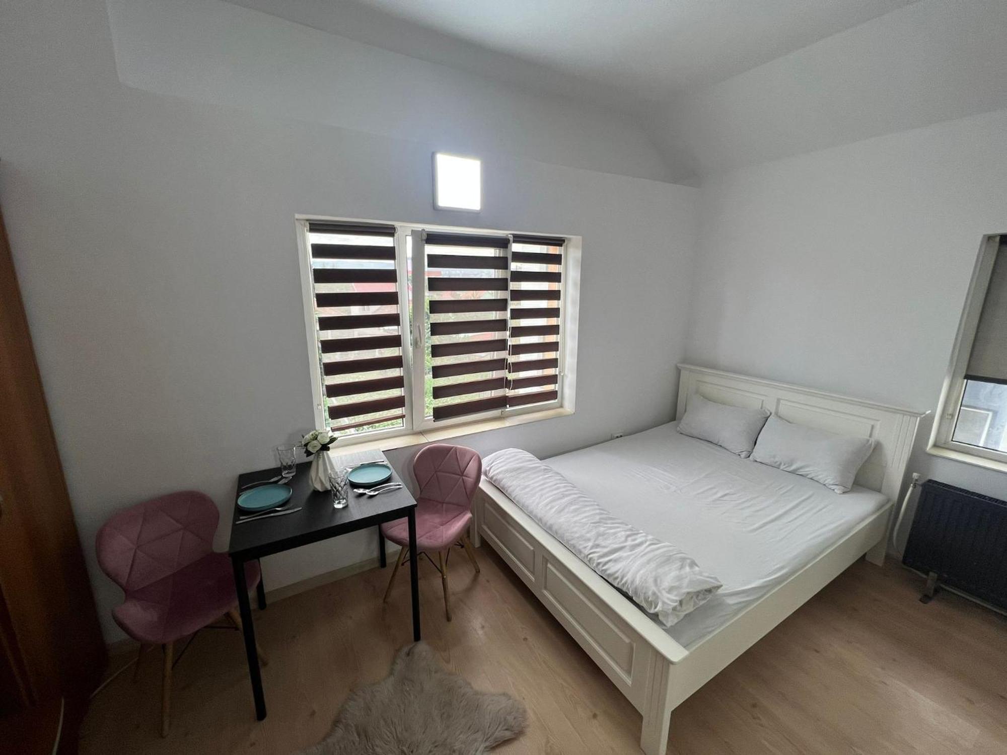 דירות קלוז'-נאפוקה Compact House מראה חיצוני תמונה