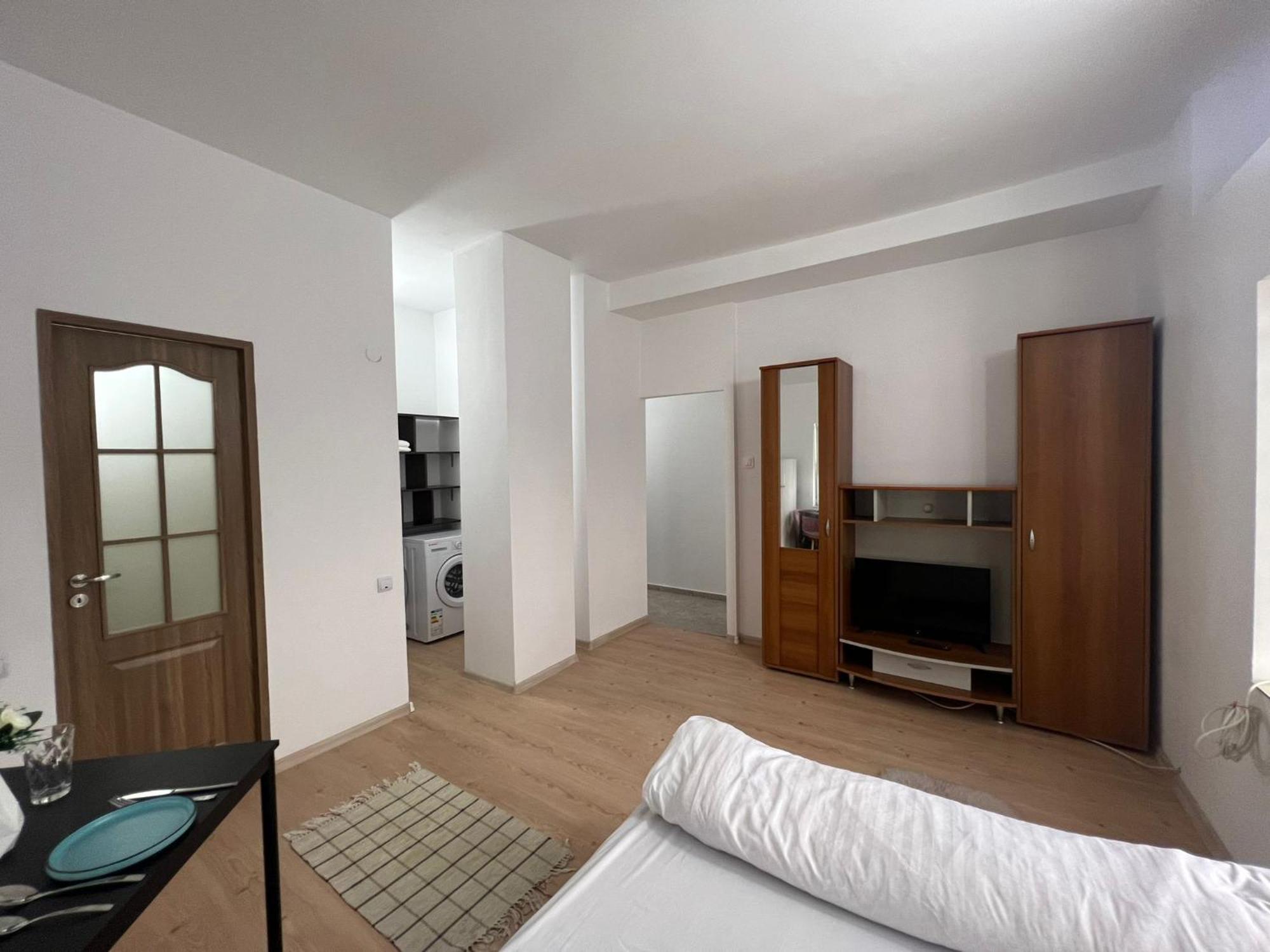 דירות קלוז'-נאפוקה Compact House מראה חיצוני תמונה