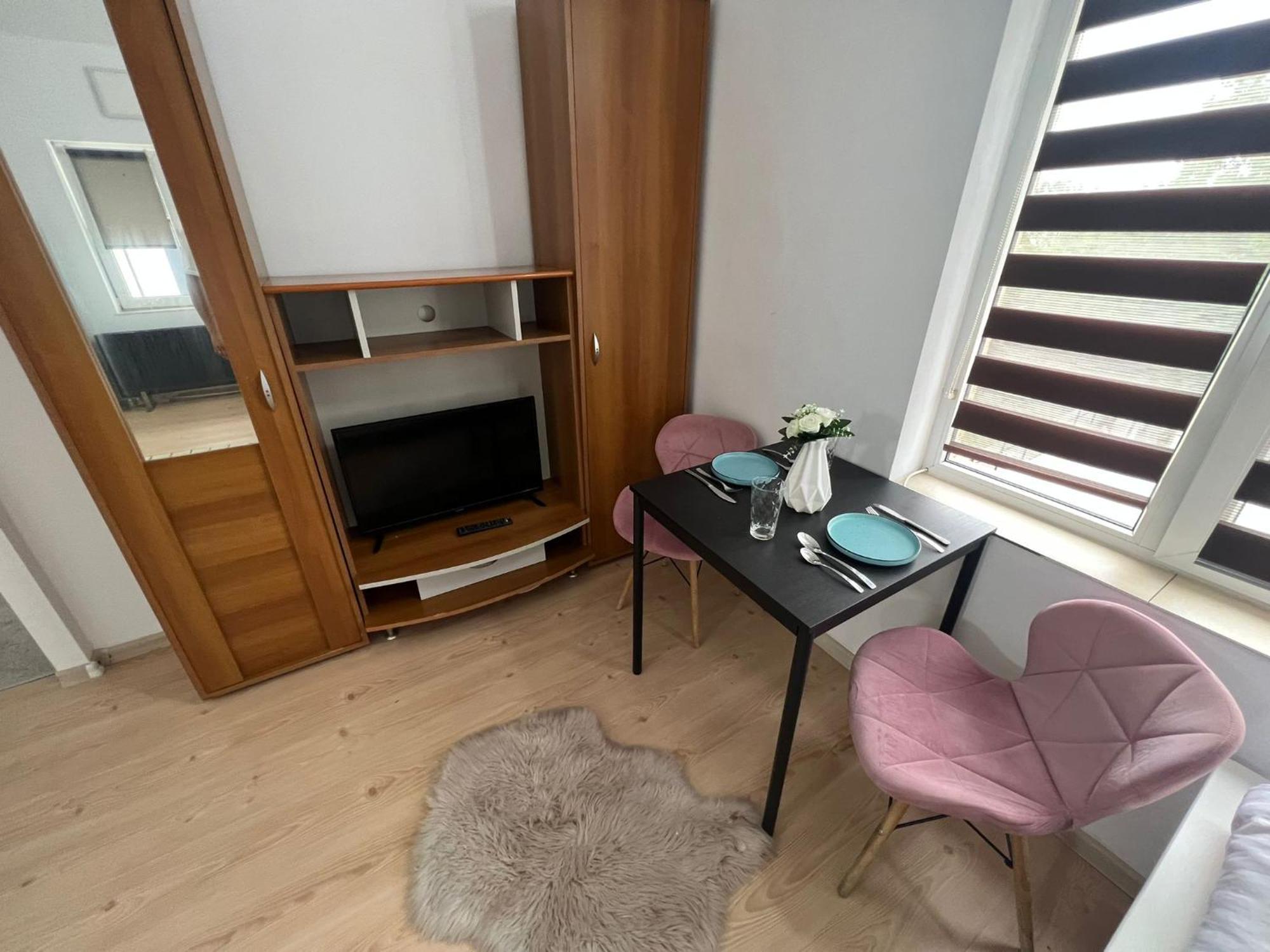 דירות קלוז'-נאפוקה Compact House מראה חיצוני תמונה