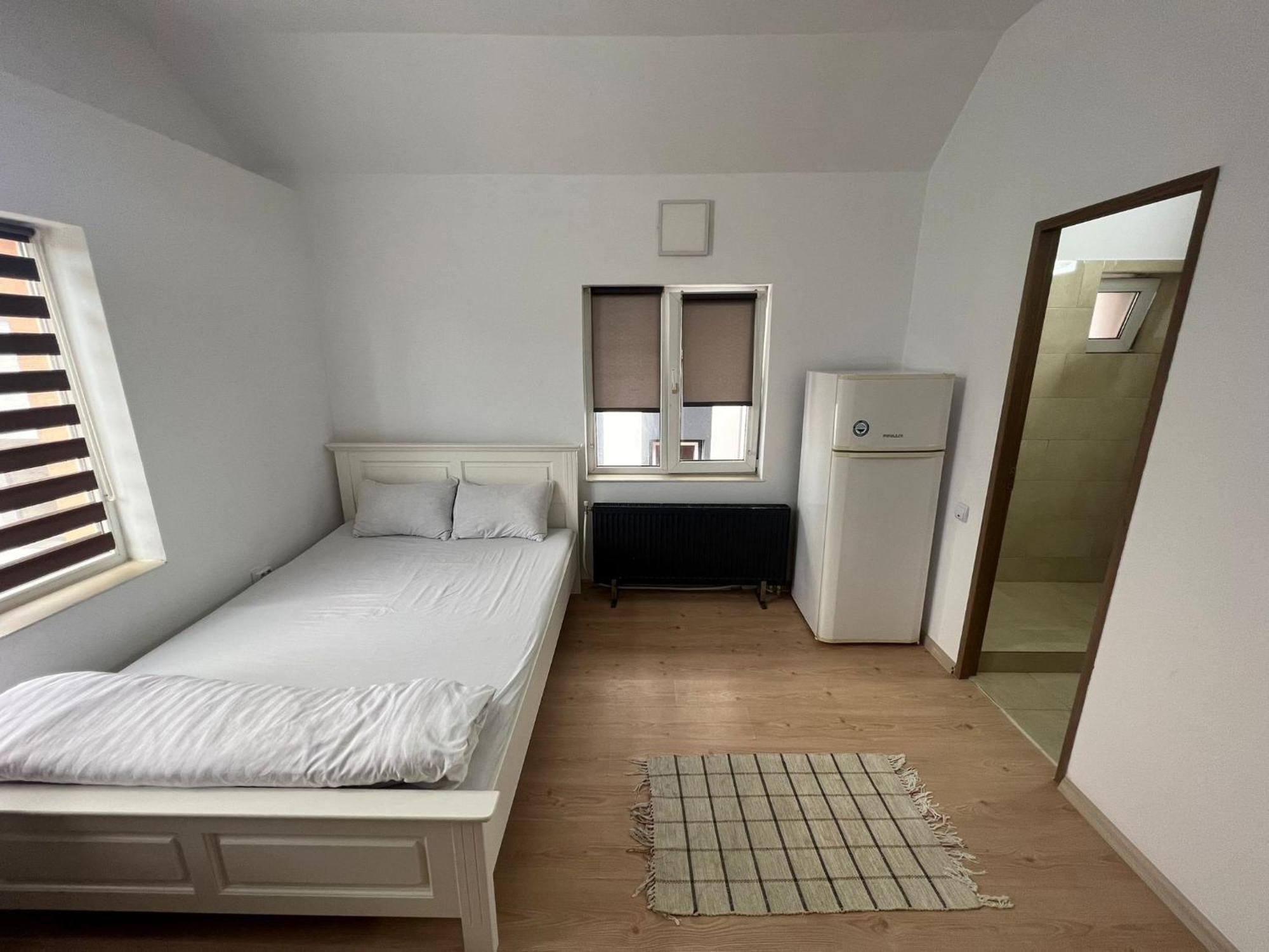 דירות קלוז'-נאפוקה Compact House מראה חיצוני תמונה