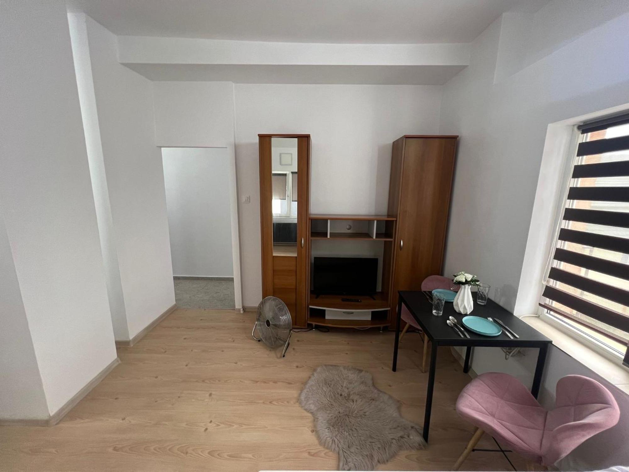 דירות קלוז'-נאפוקה Compact House מראה חיצוני תמונה