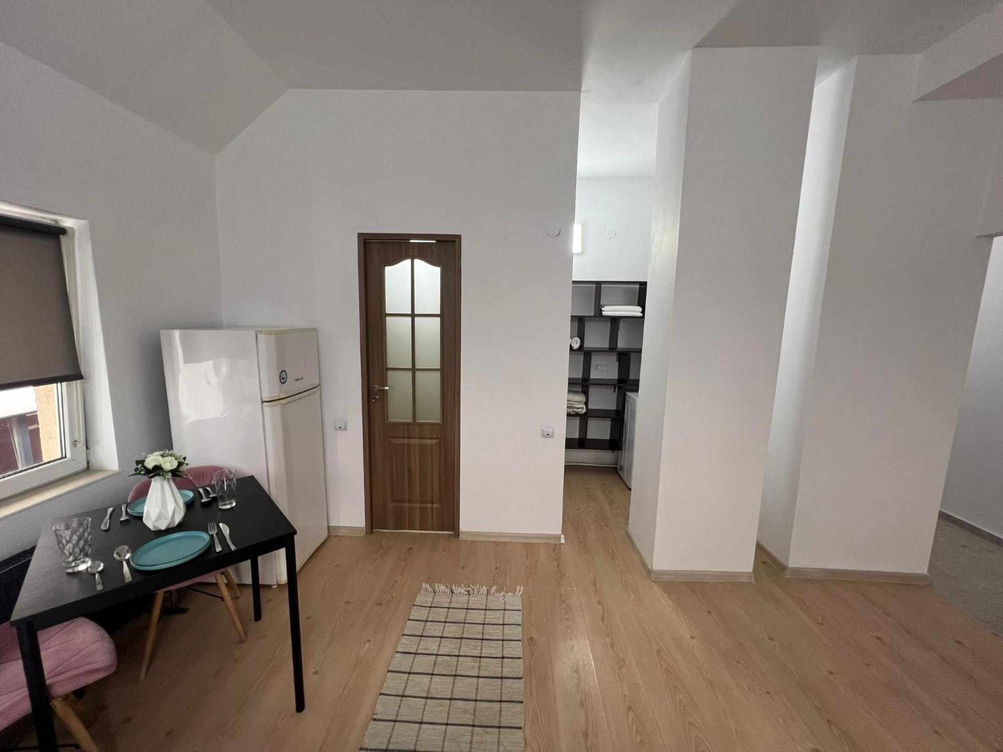 דירות קלוז'-נאפוקה Compact House מראה חיצוני תמונה