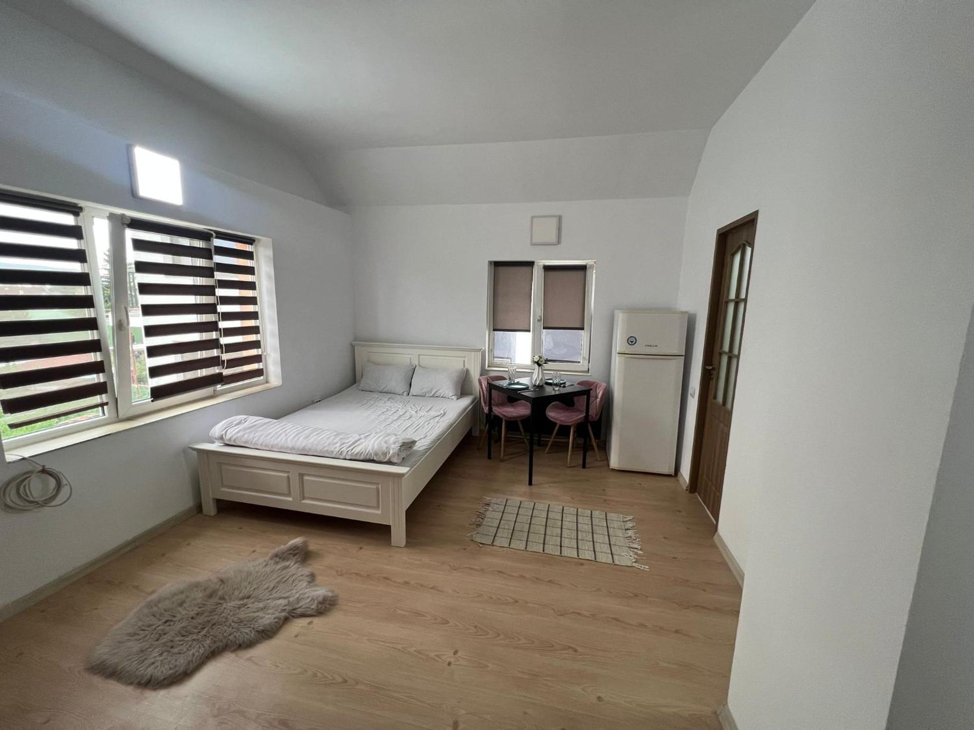 דירות קלוז'-נאפוקה Compact House מראה חיצוני תמונה