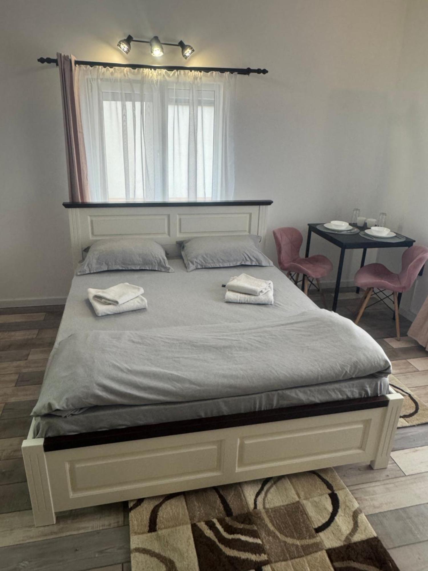 דירות קלוז'-נאפוקה Compact House מראה חיצוני תמונה