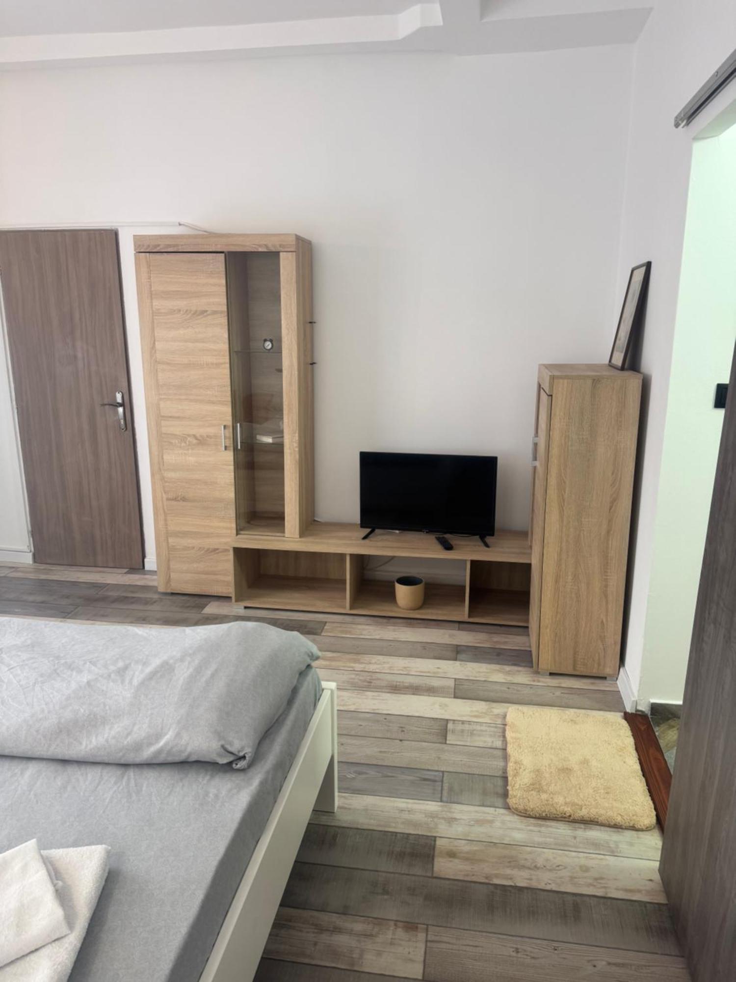 דירות קלוז'-נאפוקה Compact House מראה חיצוני תמונה